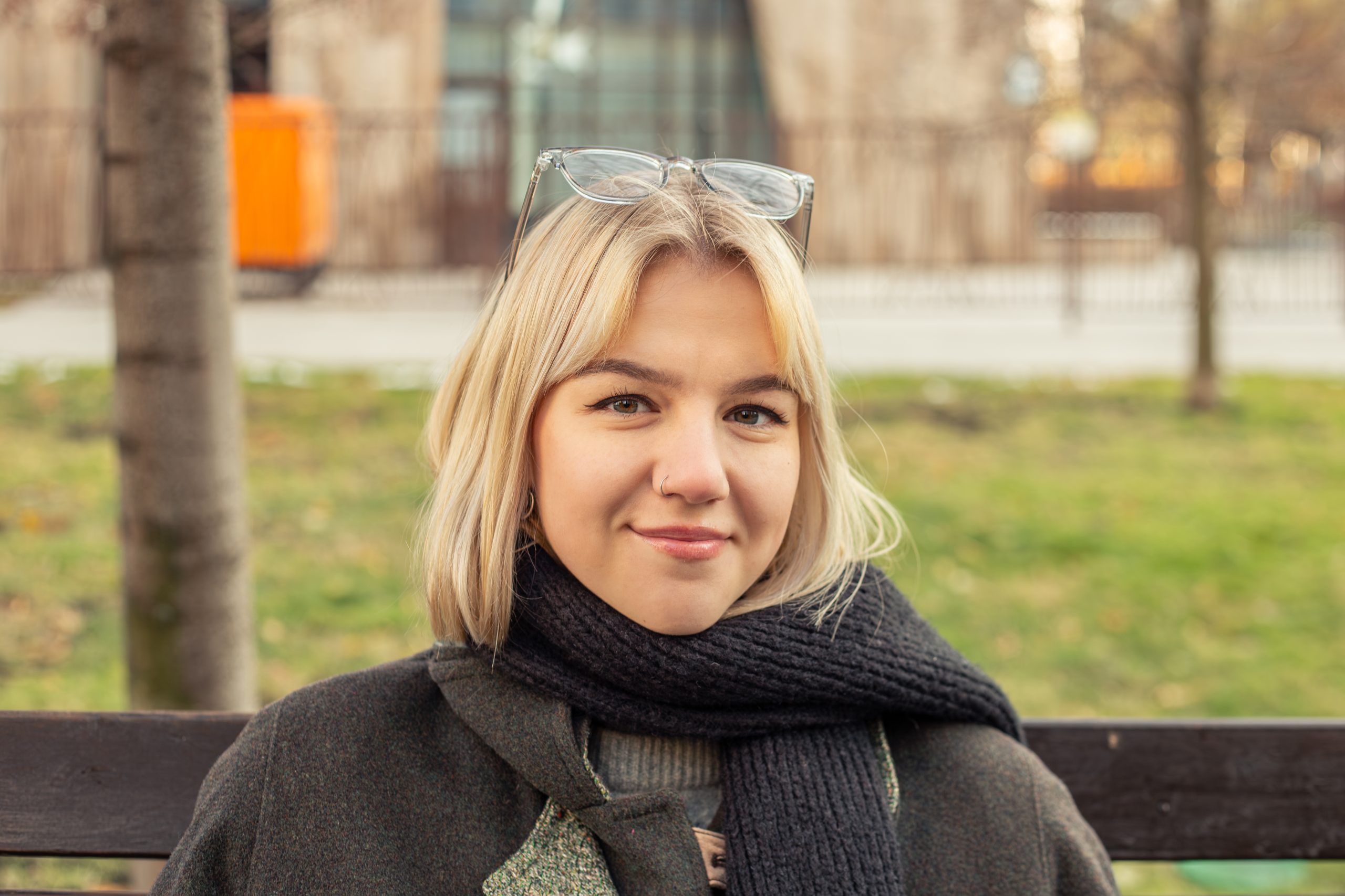 Portrait beautiful young woman big city woman big city